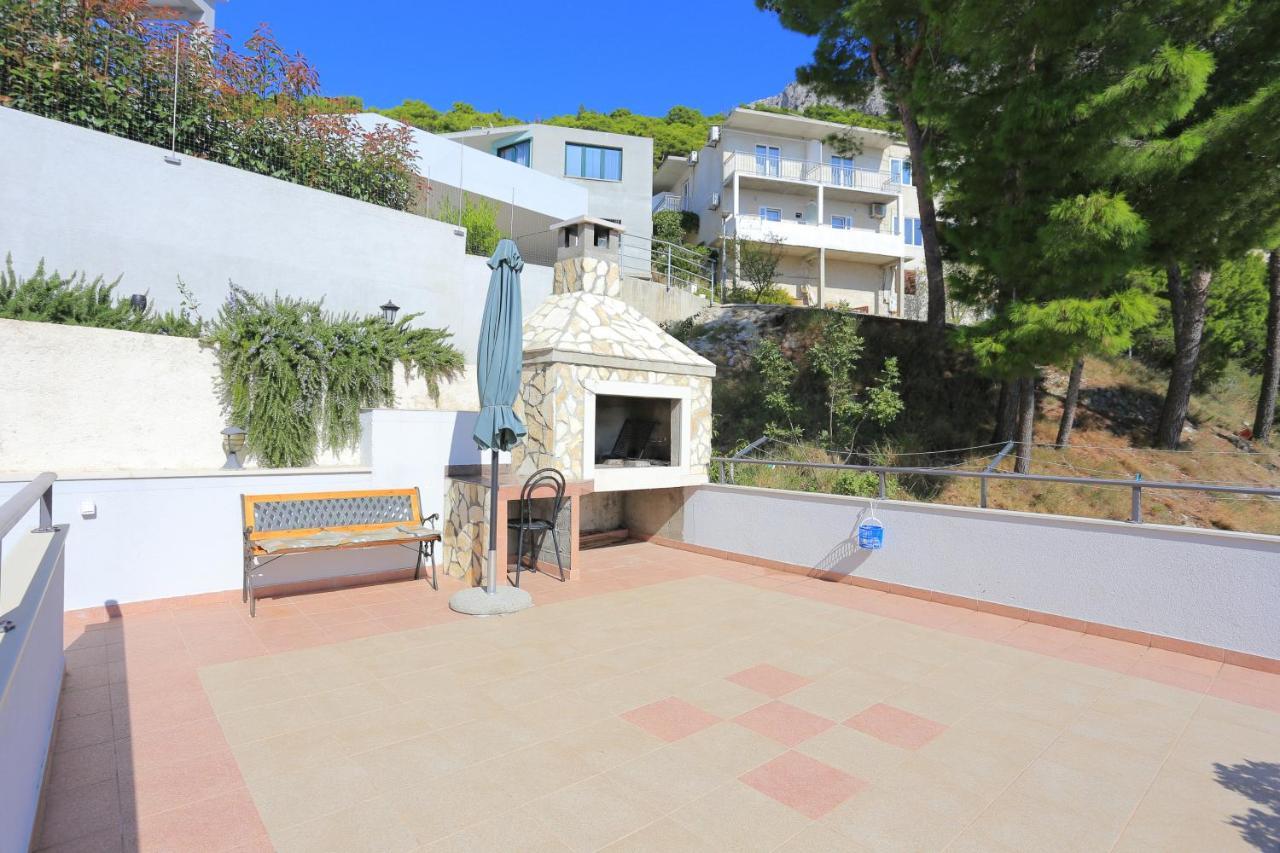 Apartments By The Sea Brela, Makarska - 6688 外观 照片
