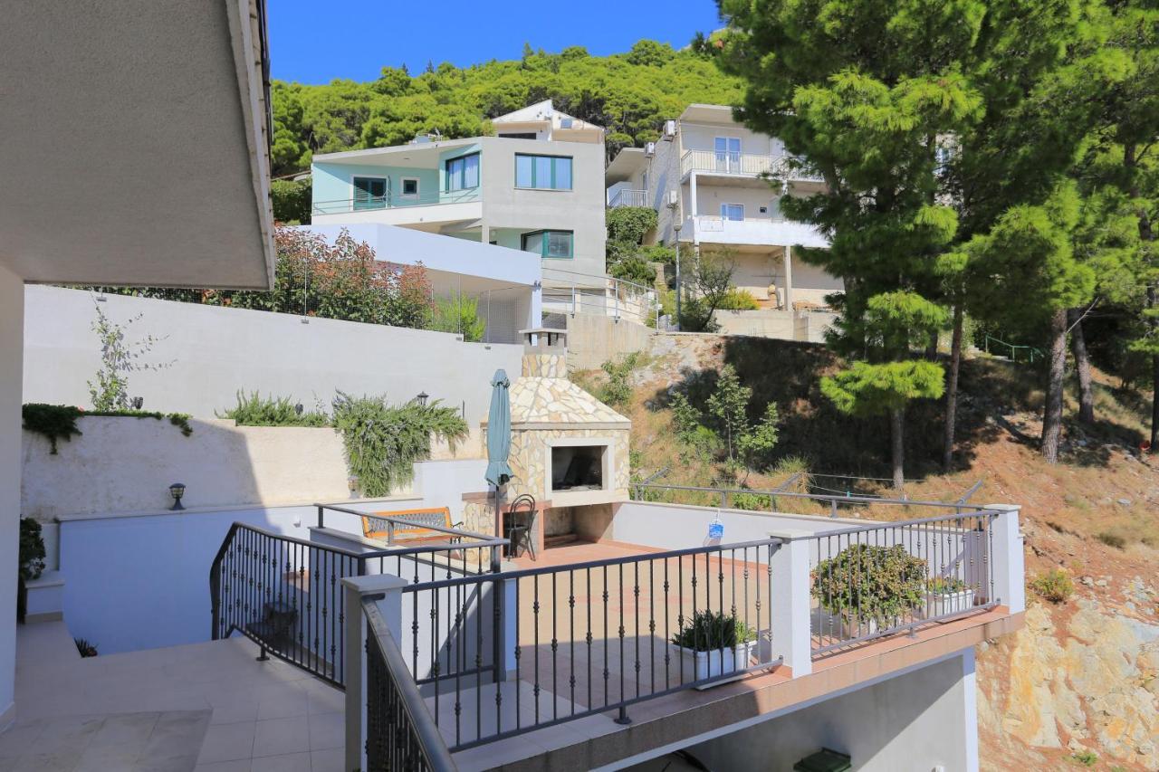 Apartments By The Sea Brela, Makarska - 6688 外观 照片