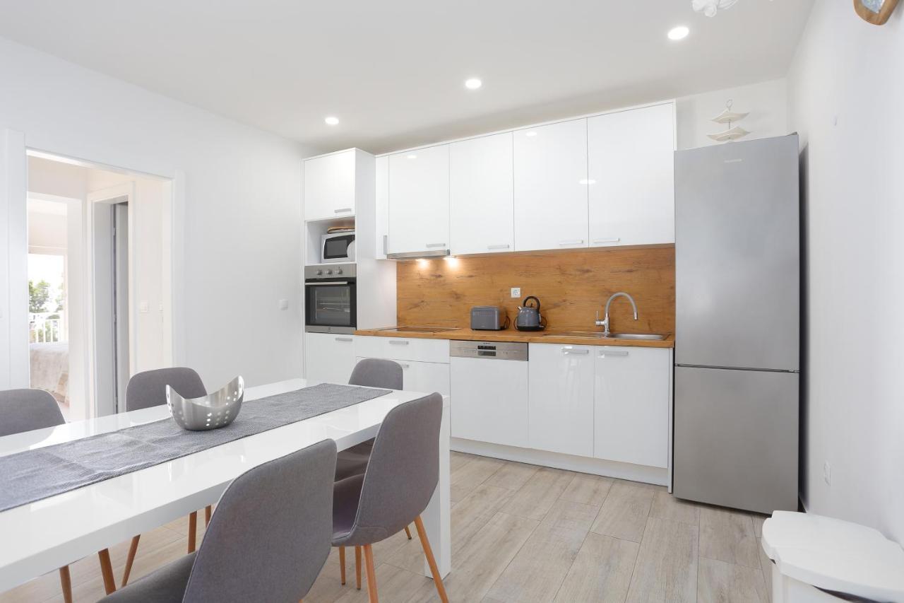 Apartments By The Sea Brela, Makarska - 6688 外观 照片