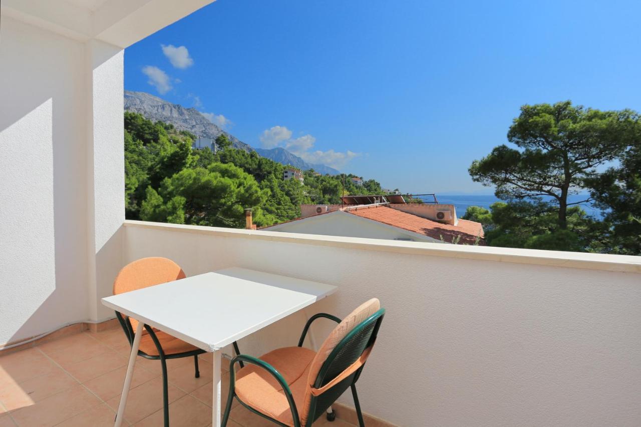 Apartments By The Sea Brela, Makarska - 6688 外观 照片