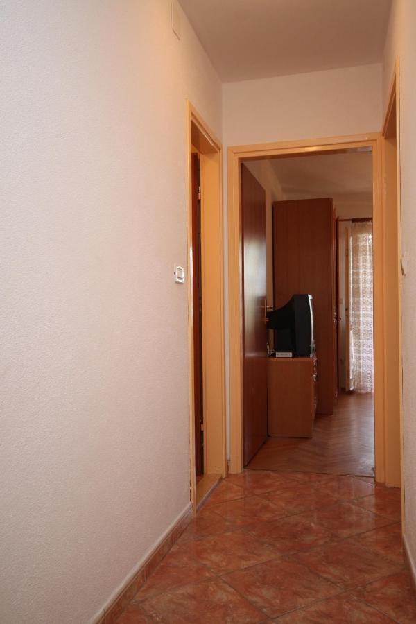 Apartments By The Sea Brela, Makarska - 6688 外观 照片