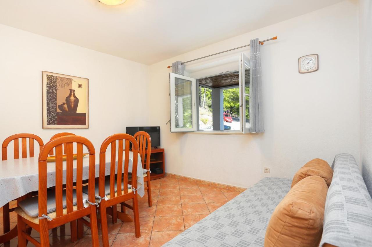 Apartments By The Sea Brela, Makarska - 6688 外观 照片