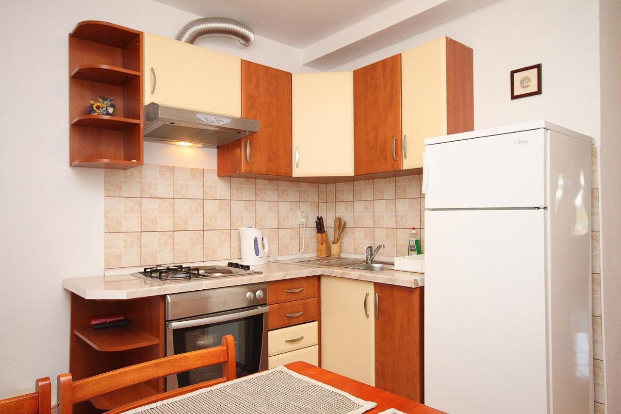 Apartments By The Sea Brela, Makarska - 6688 外观 照片