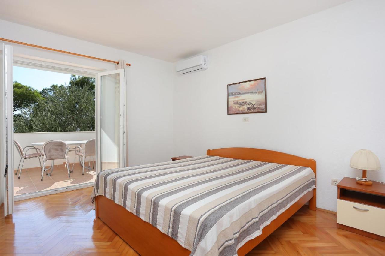 Apartments By The Sea Brela, Makarska - 6688 外观 照片
