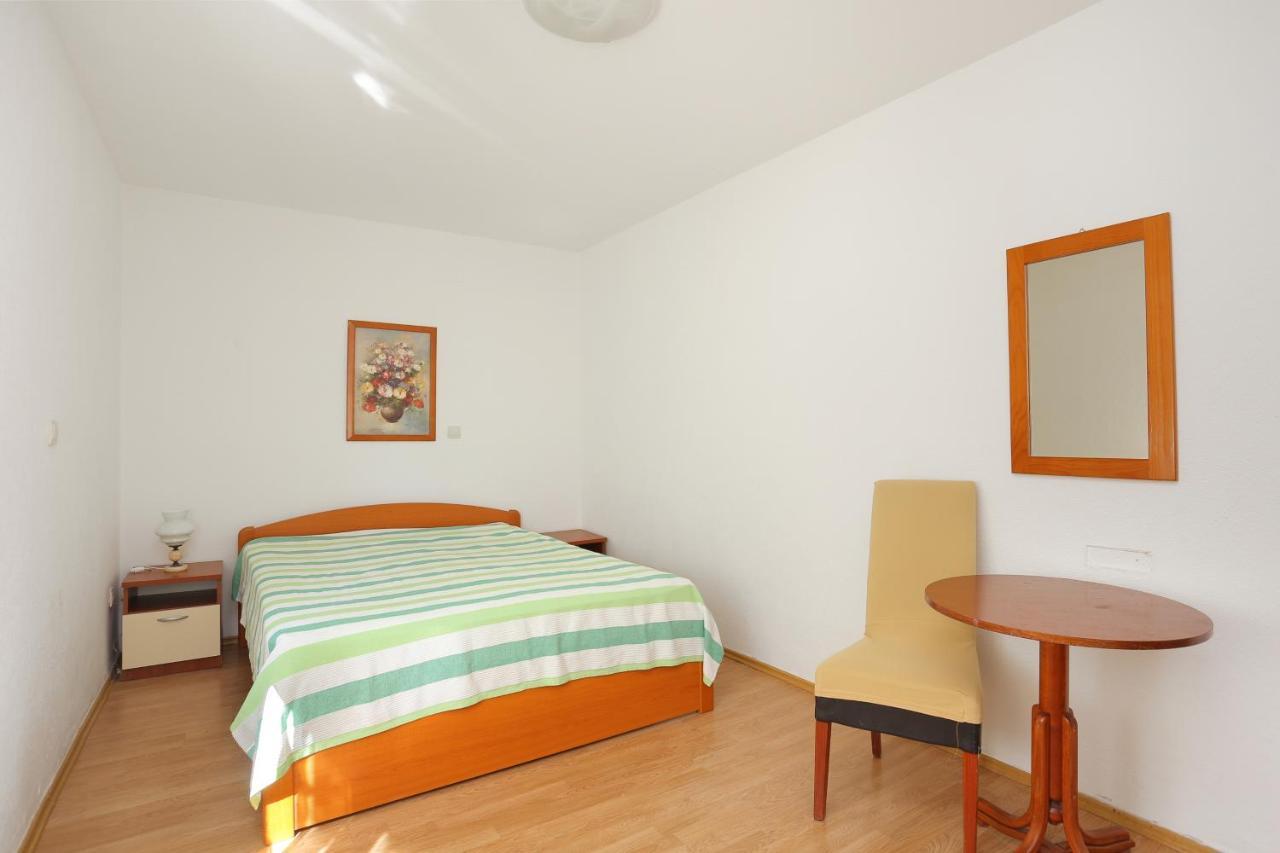 Apartments By The Sea Brela, Makarska - 6688 外观 照片