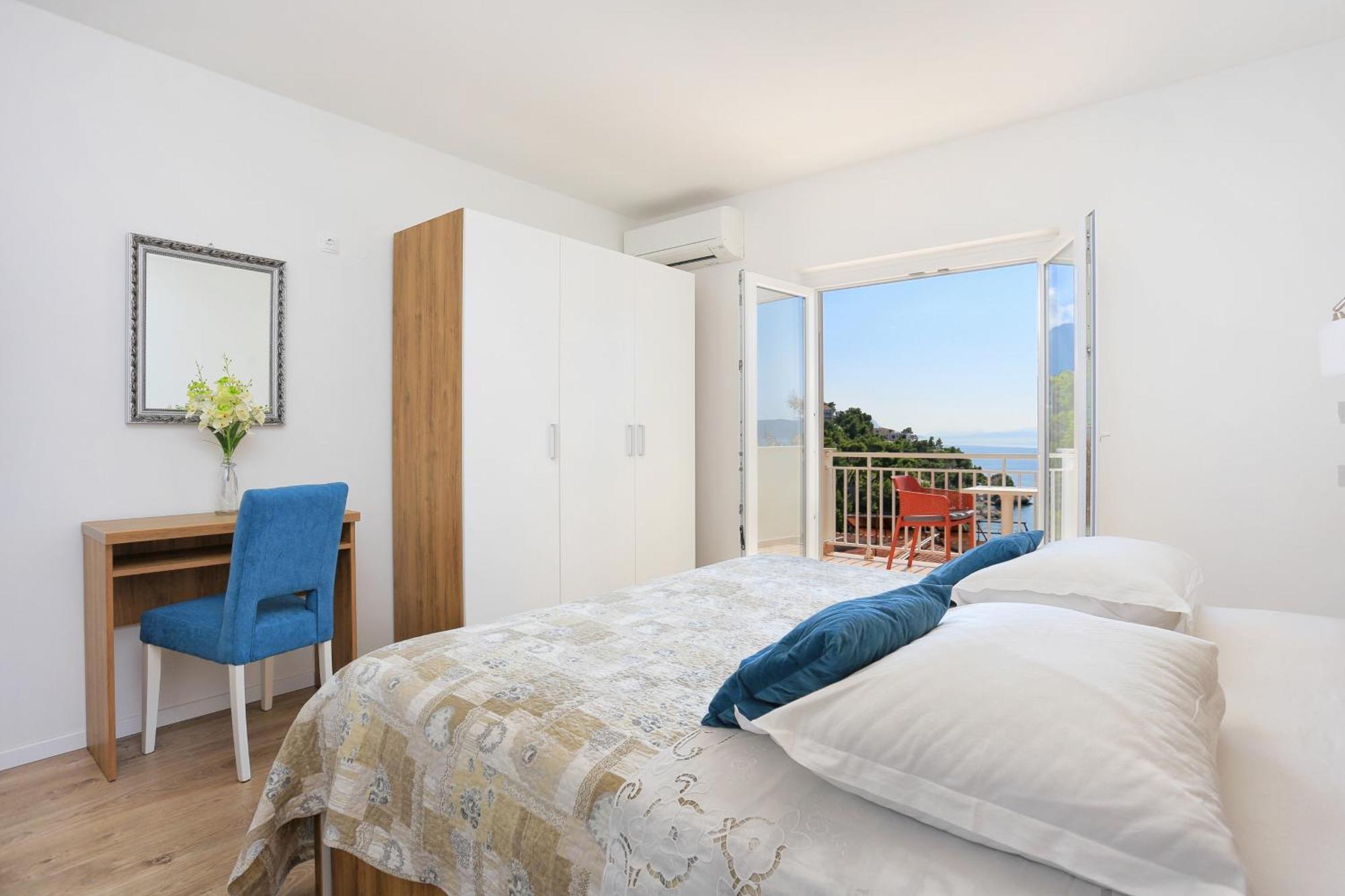 Apartments By The Sea Brela, Makarska - 6688 客房 照片